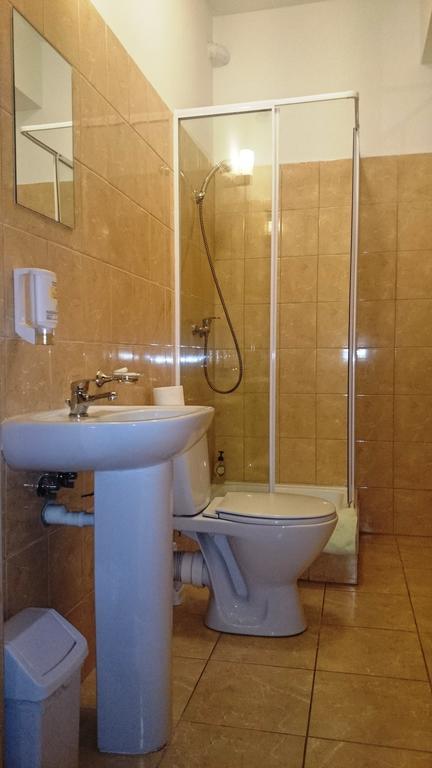 Park Na Wojskiego Bed & Breakfast Marki  Rom bilde