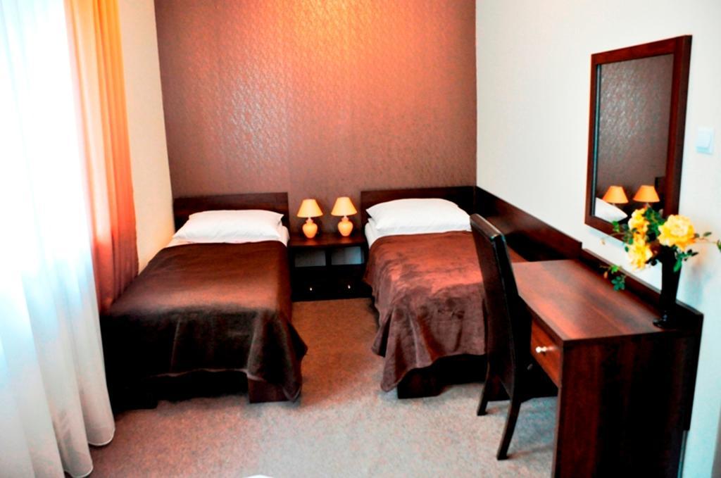 Park Na Wojskiego Bed & Breakfast Marki  Rom bilde