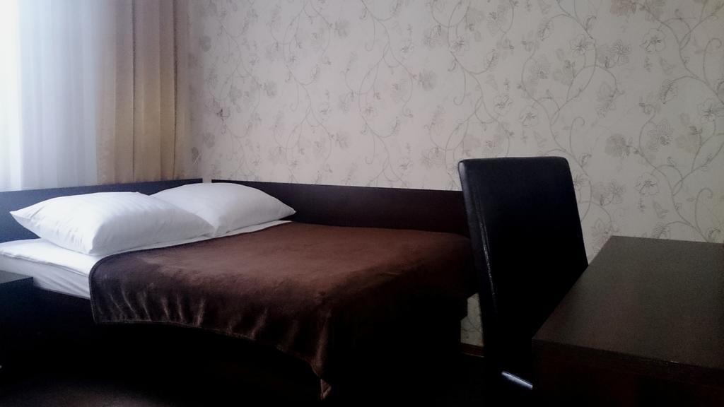 Park Na Wojskiego Bed & Breakfast Marki  Rom bilde