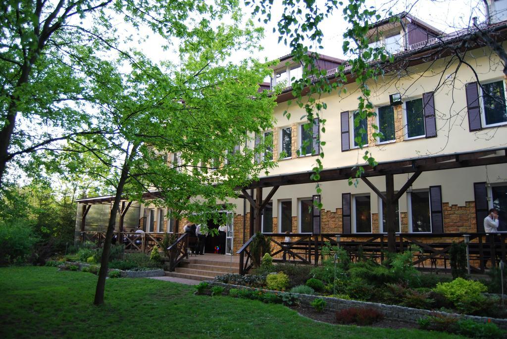 Park Na Wojskiego Bed & Breakfast Marki  Eksteriør bilde